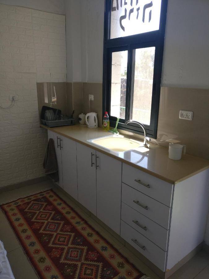 פינה שקטה דקה הליכה לכנרת והטיילת Apartment Tiberias Exterior photo