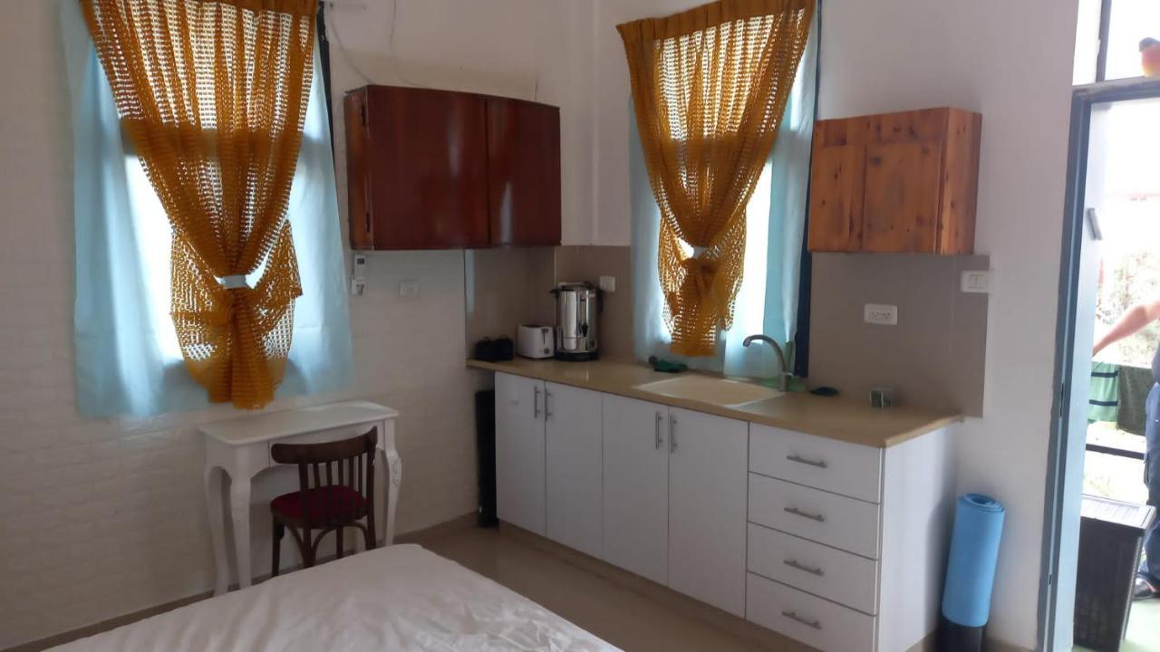 פינה שקטה דקה הליכה לכנרת והטיילת Apartment Tiberias Exterior photo
